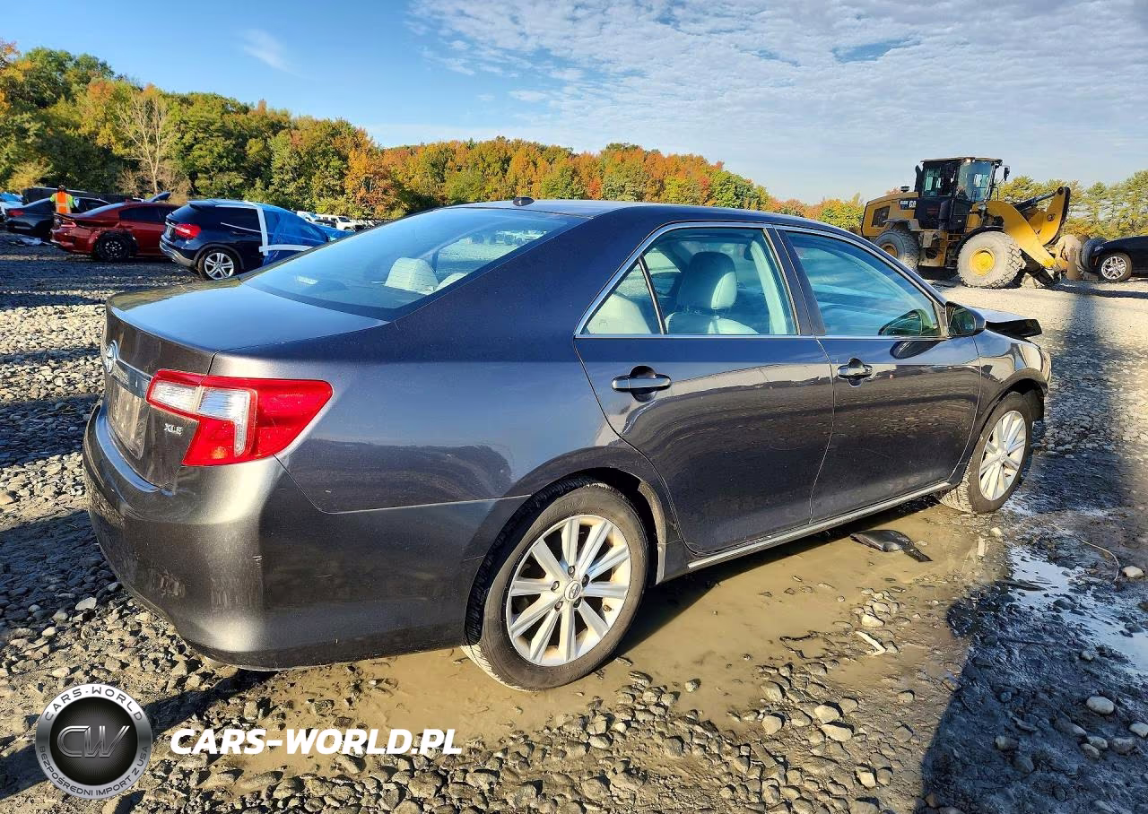 2013 Toyota Camry Xle VIN:4T4BF1FK6DR287883 - 3