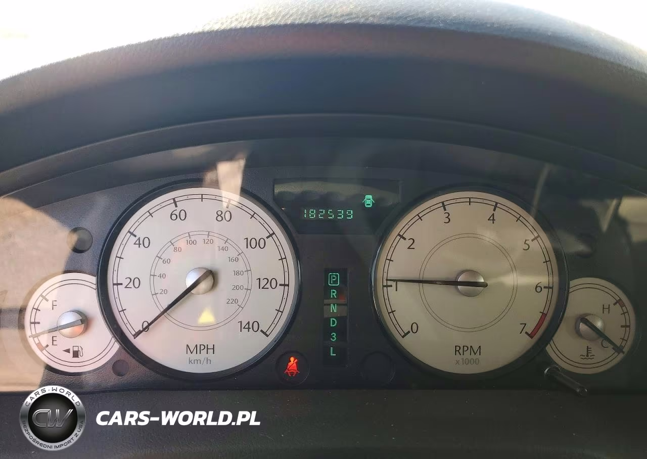 2005 Chrysler 300 VIN:2C3JA43R15H104040 - 9