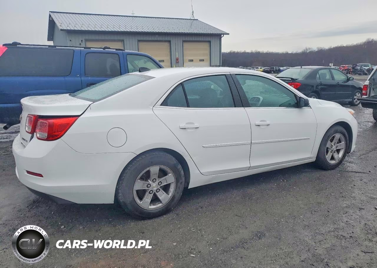 2014 Chevrolet Malibu VIN:1G11B5SL7EF111449 - 3