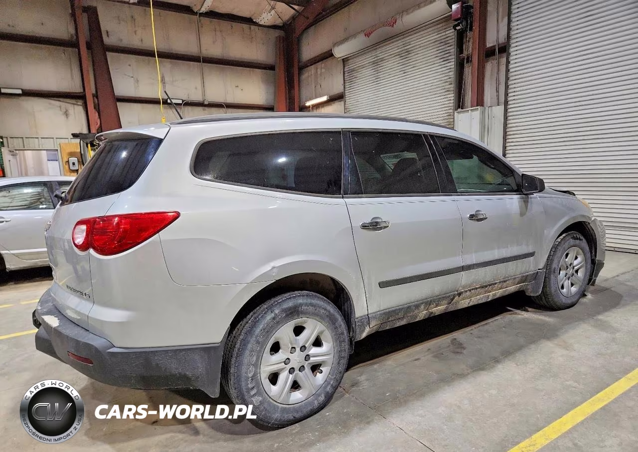2011 Chevrolet Traverse Ls VIN:1GNKVEED0BJ123885 - 3