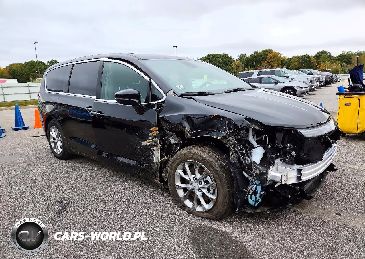 2027 Chrysler Pacifica Limited VIN:2C4RC1GG7VR608408 - 4