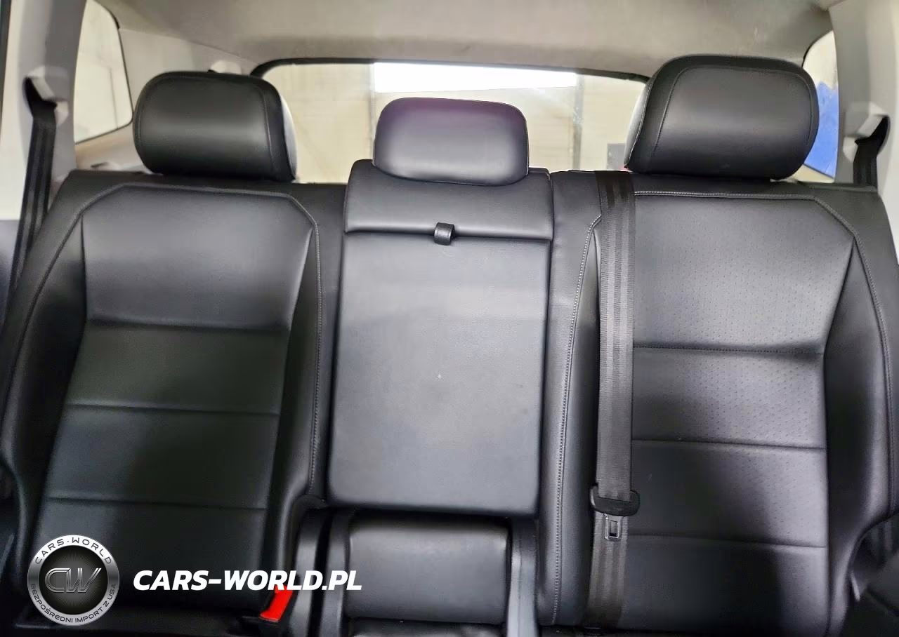 2018 Volkswagen Tiguan Se VIN:3VV3B7AX6JM096700 - 10