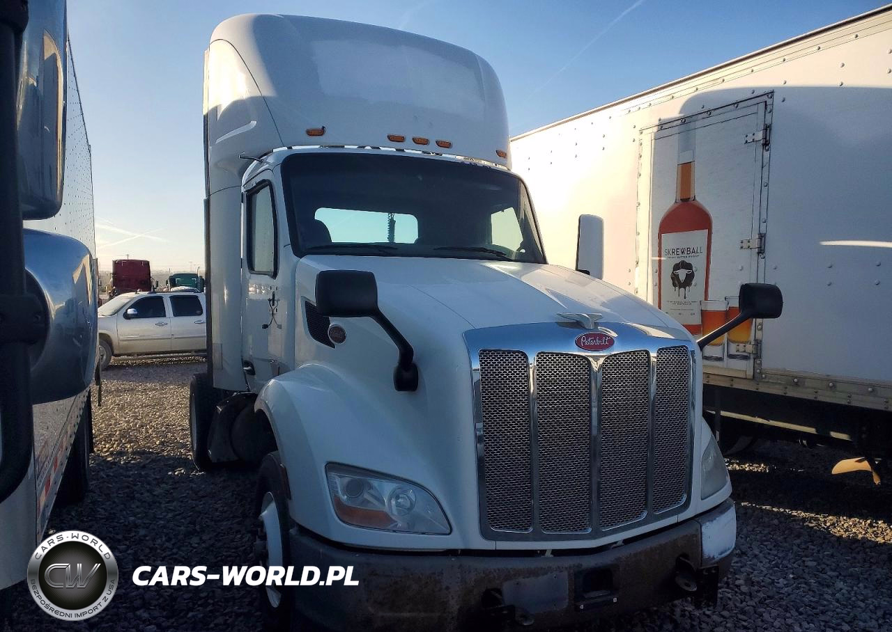 2017 Peterbilt 579 Semi Truck