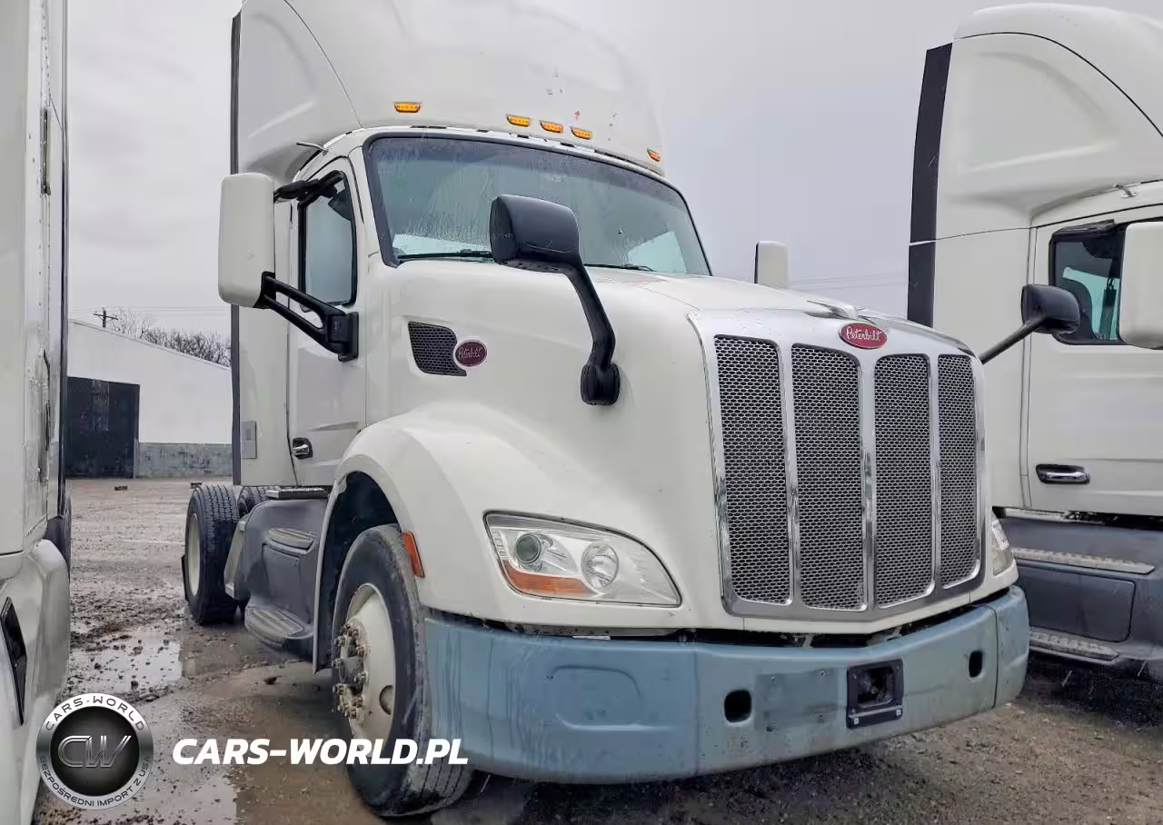 2017 Peterbilt 579 Semi Truck
