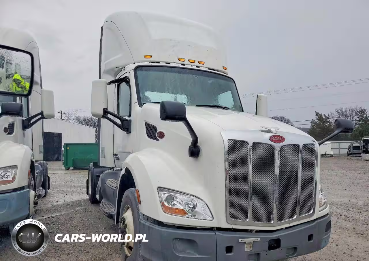 2018 Peterbilt 579 Semi Truck