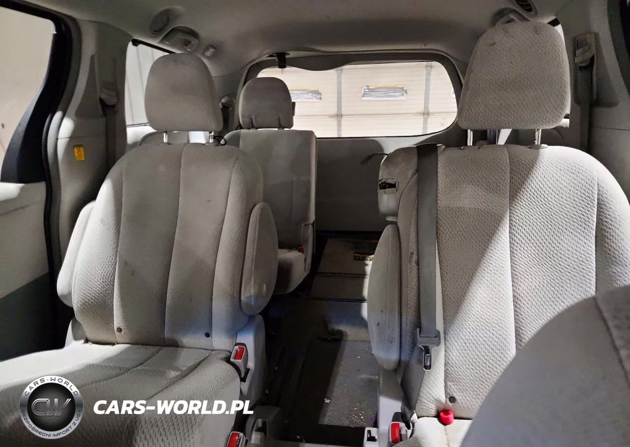 2012 Toyota Sienna Le VIN:5TDKK3DC0CS254883 - 10