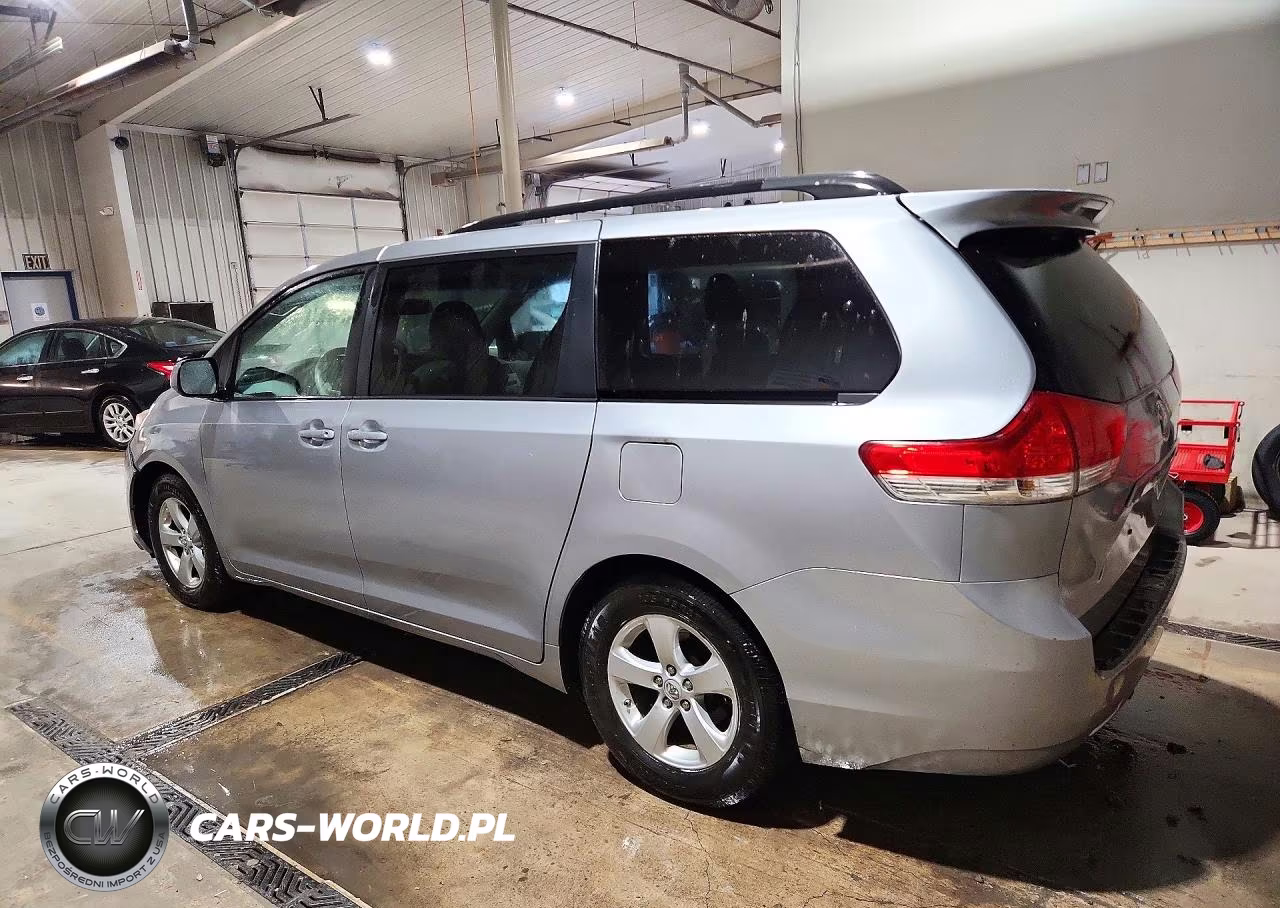 2012 Toyota Sienna Le VIN:5TDKK3DC0CS254883 - 2
