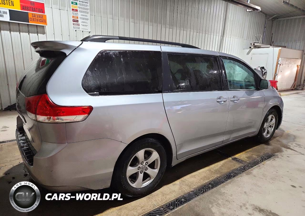 2012 Toyota Sienna Le VIN:5TDKK3DC0CS254883 - 3