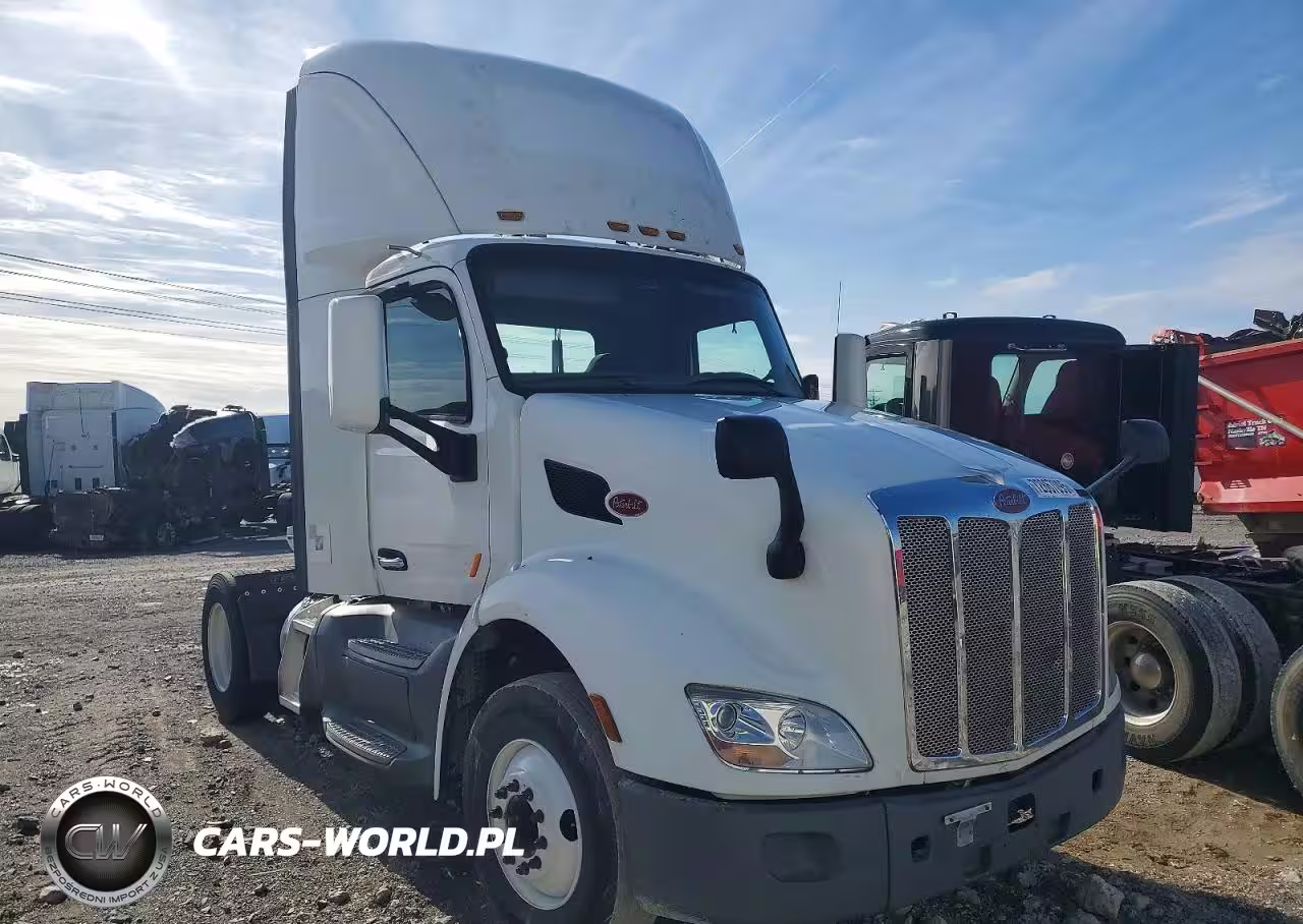 2018 Peterbilt 579 Semi Truck