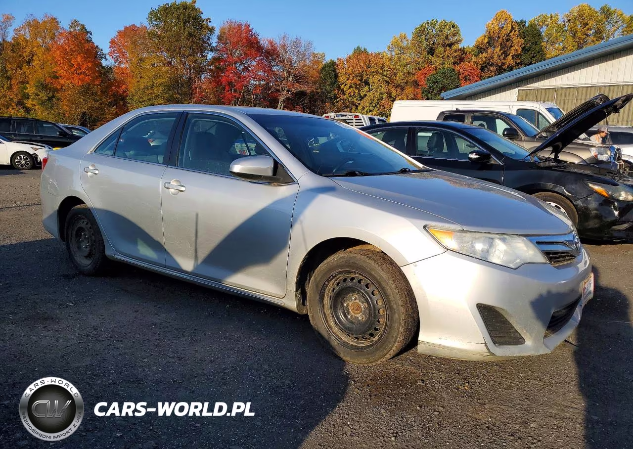 2014 Toyota Camry Le VIN:4T4BF1FK6ER371719 - 4