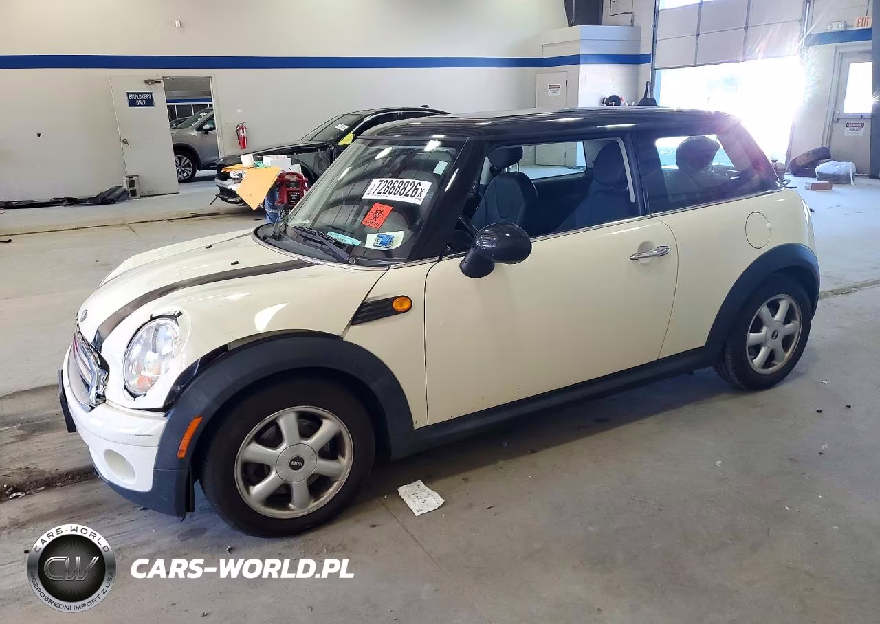 2010 Mini Cooper VIN:WMWMF3C51ATZ23416 - 1
