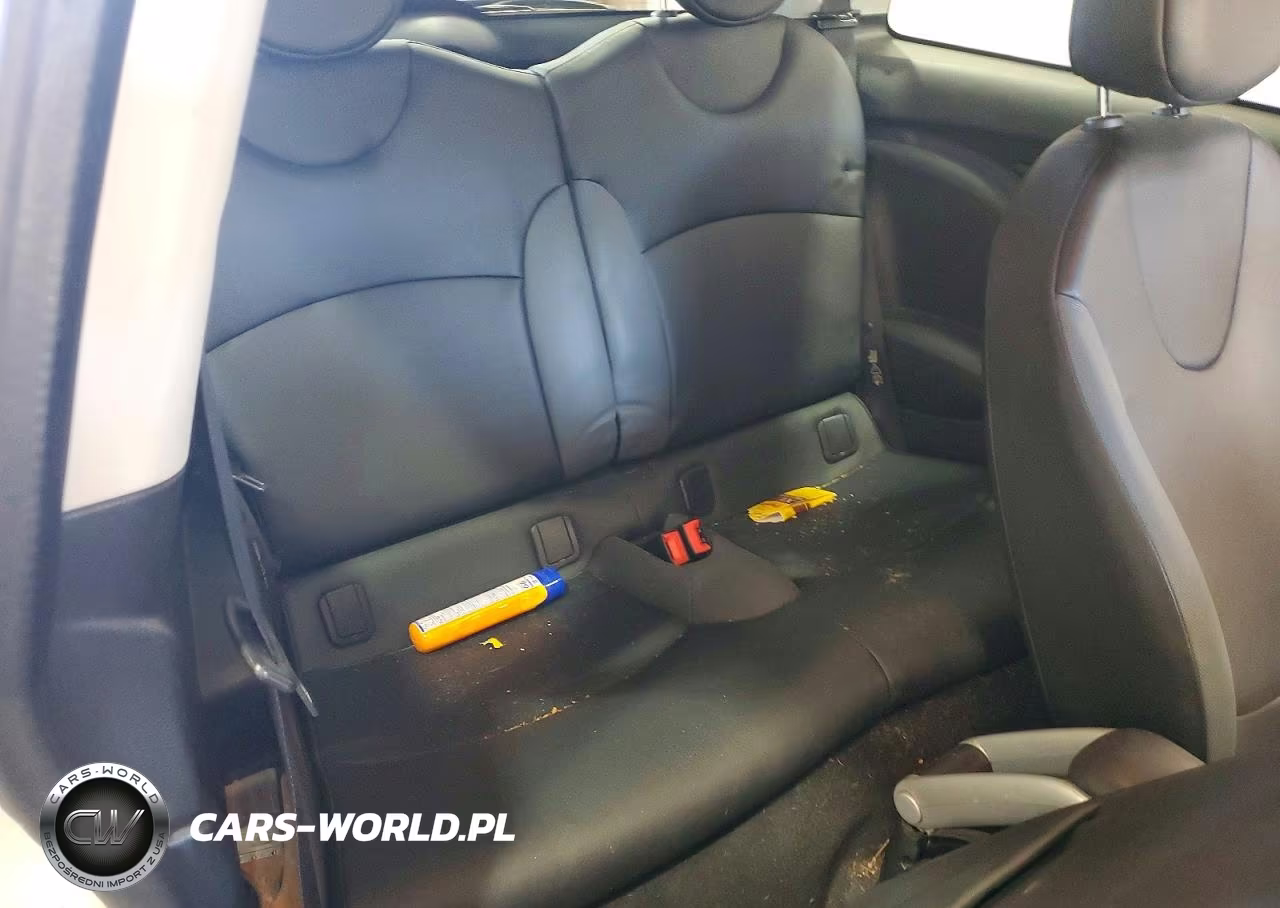 2010 Mini Cooper VIN:WMWMF3C51ATZ23416 - 10