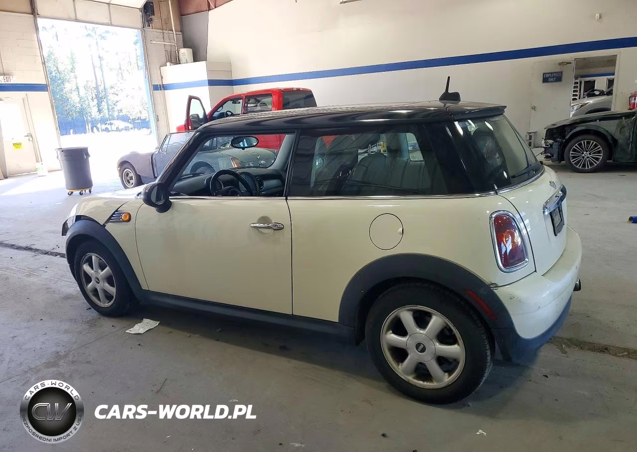 2010 Mini Cooper VIN:WMWMF3C51ATZ23416 - 2