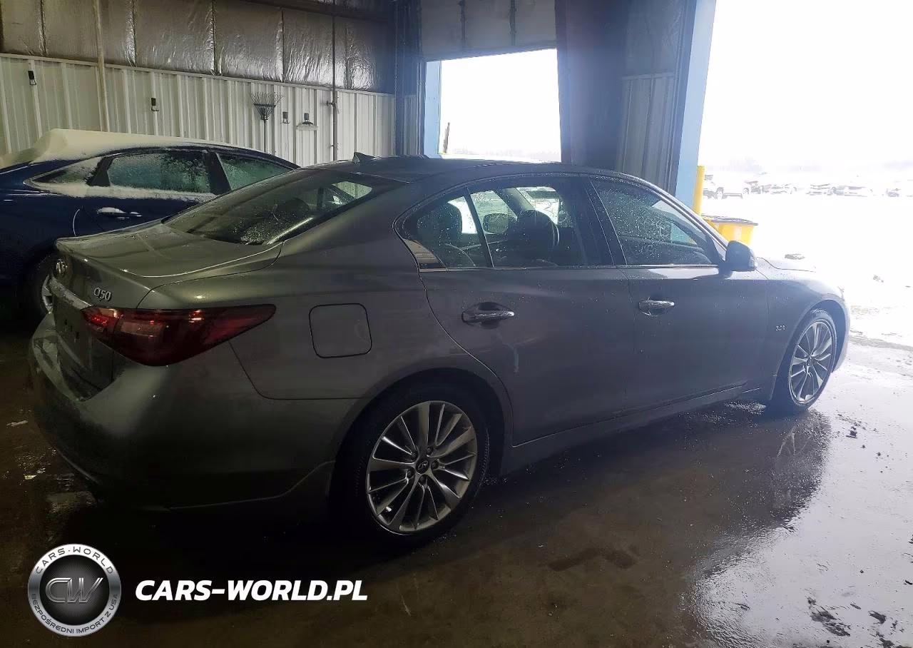2018 Infiniti Q50 Luxe VIN:JN1EV7AR6JM438080 - 3
