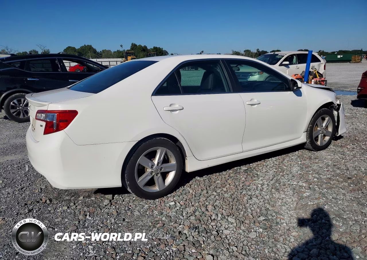 2014 Toyota Camry Se VIN:4T1BF1FK9EU468200 - 3
