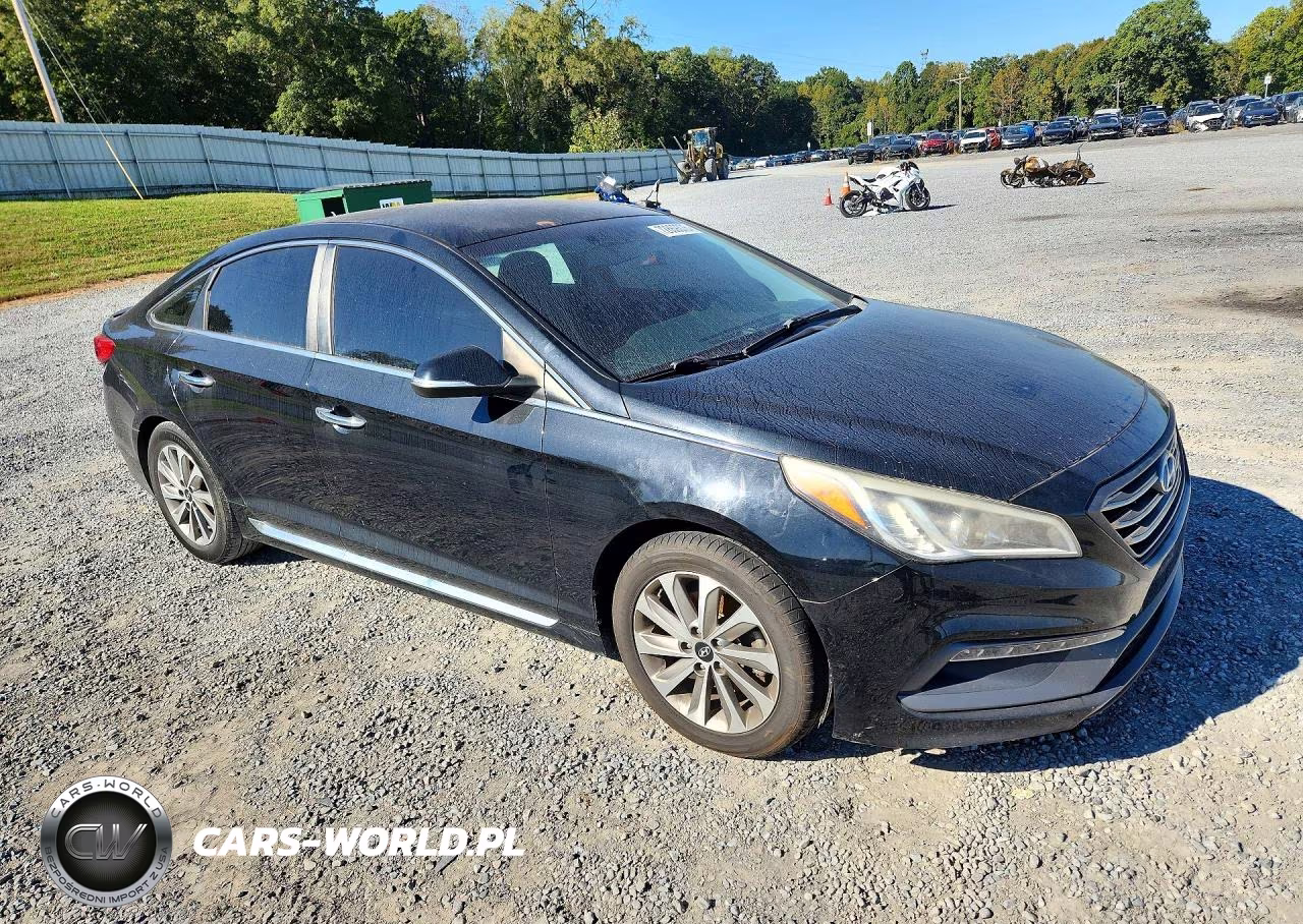 2015 Hyundai Sonata Sport VIN:5NPE34AF9FH072530 - 4