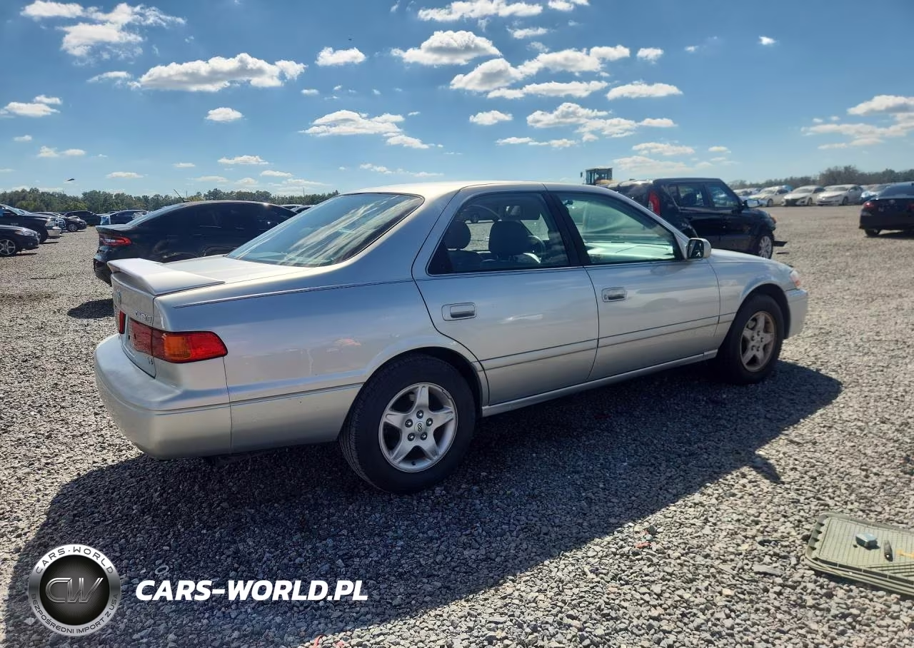 2001 Toyota Camry Le V6 VIN:4T1BF28K41U960727 - 3