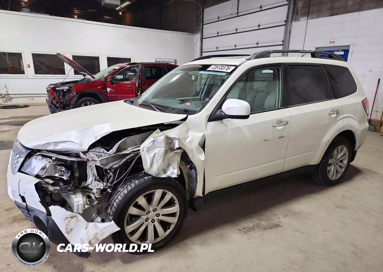 2013 Subaru Forester 2.5X Premium VIN:JF2SHADC8DH430671 - 1