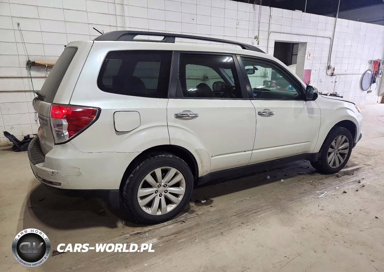 2013 Subaru Forester 2.5X Premium VIN:JF2SHADC8DH430671 - 3