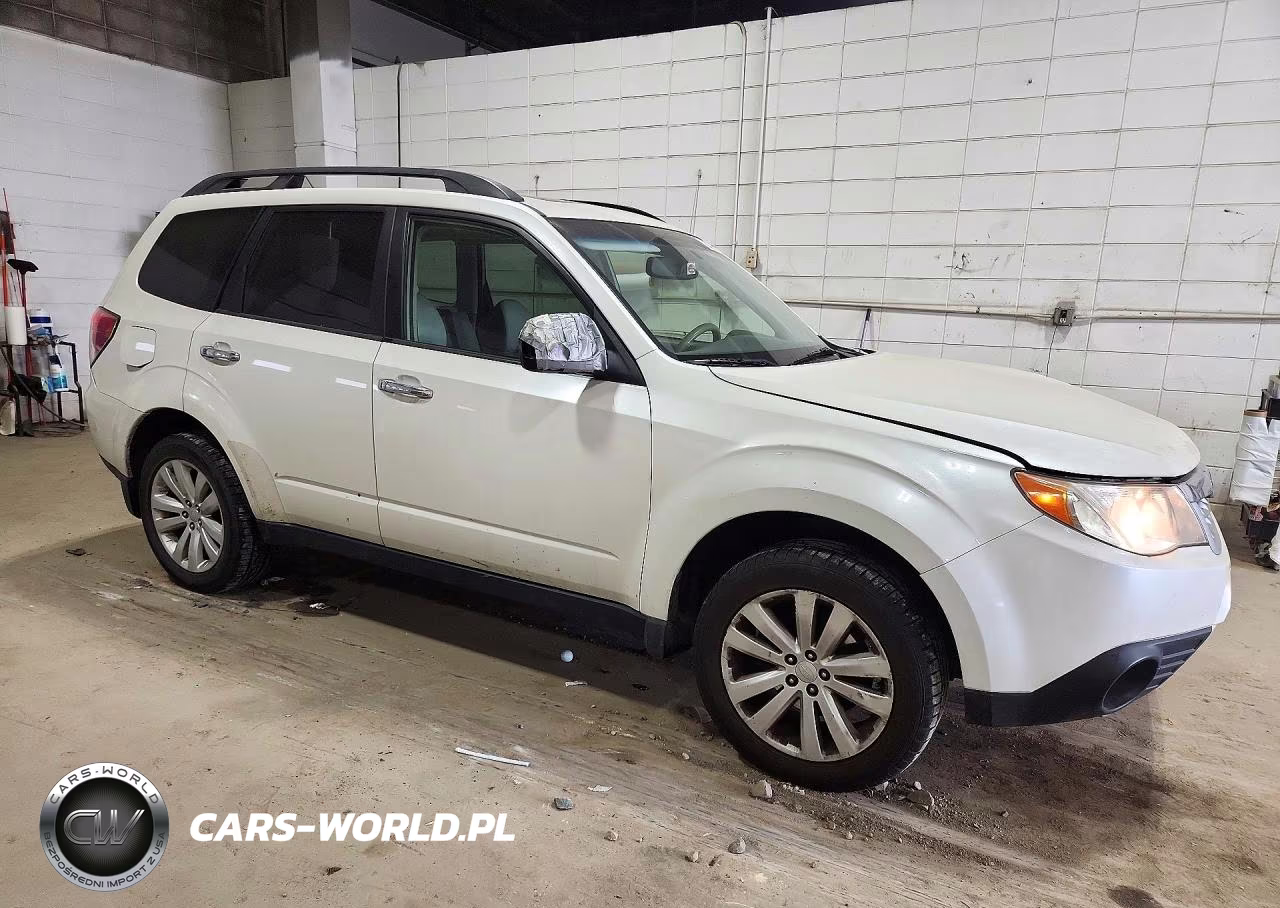 2013 Subaru Forester 2.5X Premium VIN:JF2SHADC8DH430671 - 4