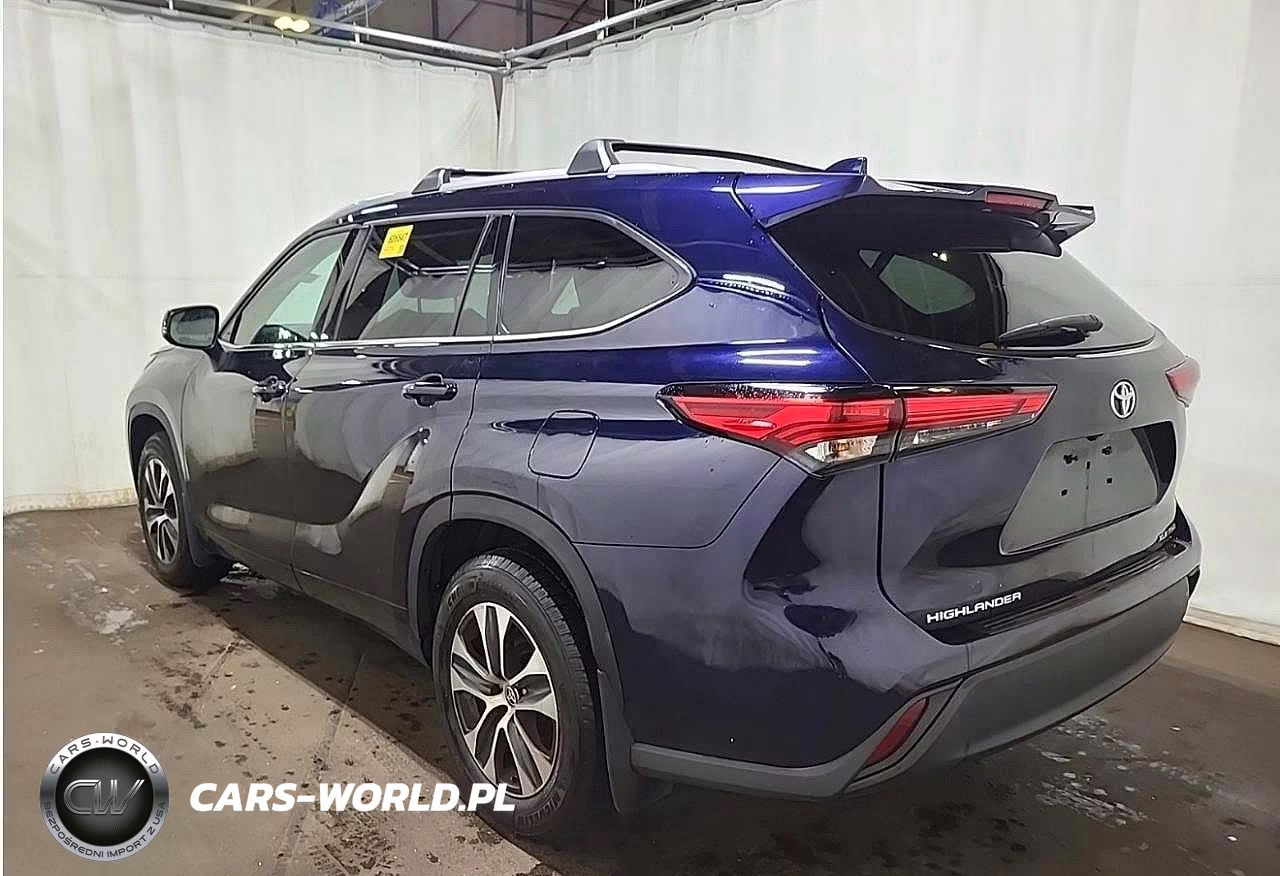 2022 Toyota Highlander Xle VIN:5TDGZRBHXNS564772 - 3