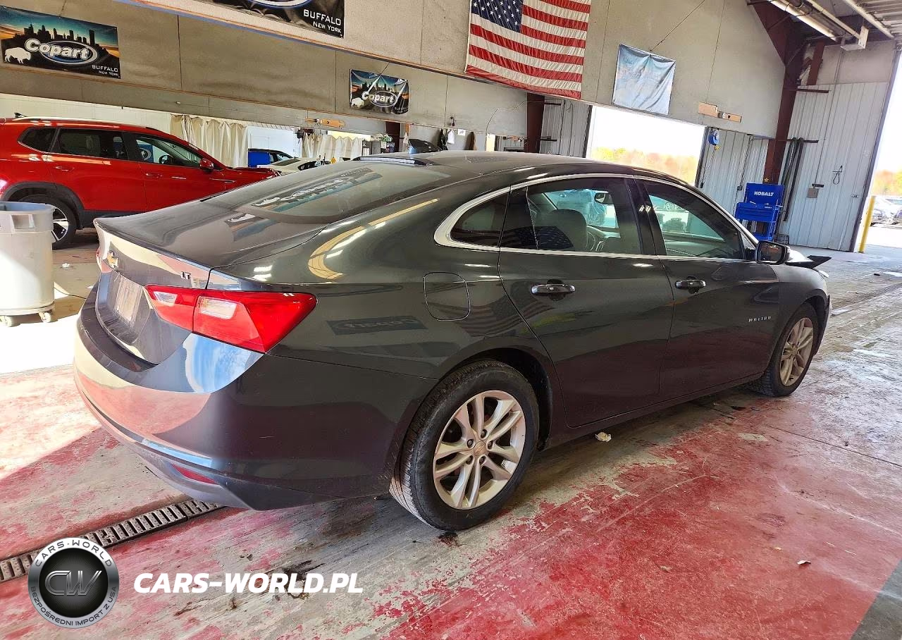 2018 Chevrolet Malibu Lt VIN:1G1ZD5ST8JF104114 - 3