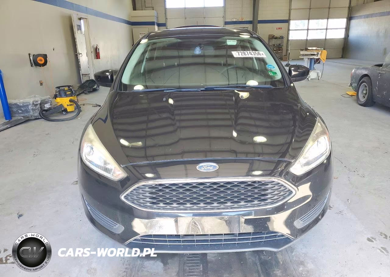 2018 Ford Focus Se VIN:1FADP3FE0JL266657 - 5