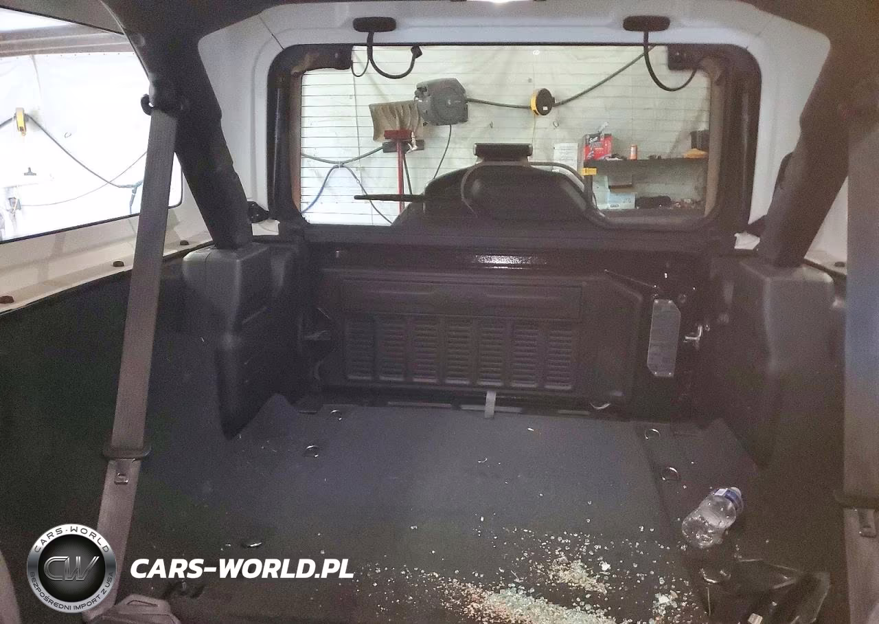 2019 Jeep Wrangler Unlimited Sport VIN:1C4HJXDGXKW548328 - 10