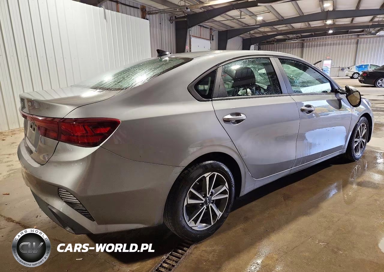 2022 Kia Forte Lxs VIN:3KPF24AD9NE437653 - 3