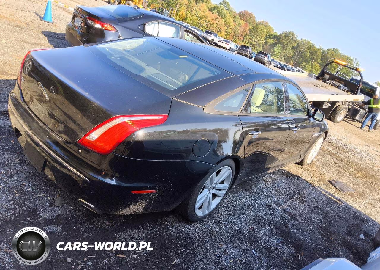 2011 Jaguar Xjl VIN:SAJWA2GB9BLV14782 - 3