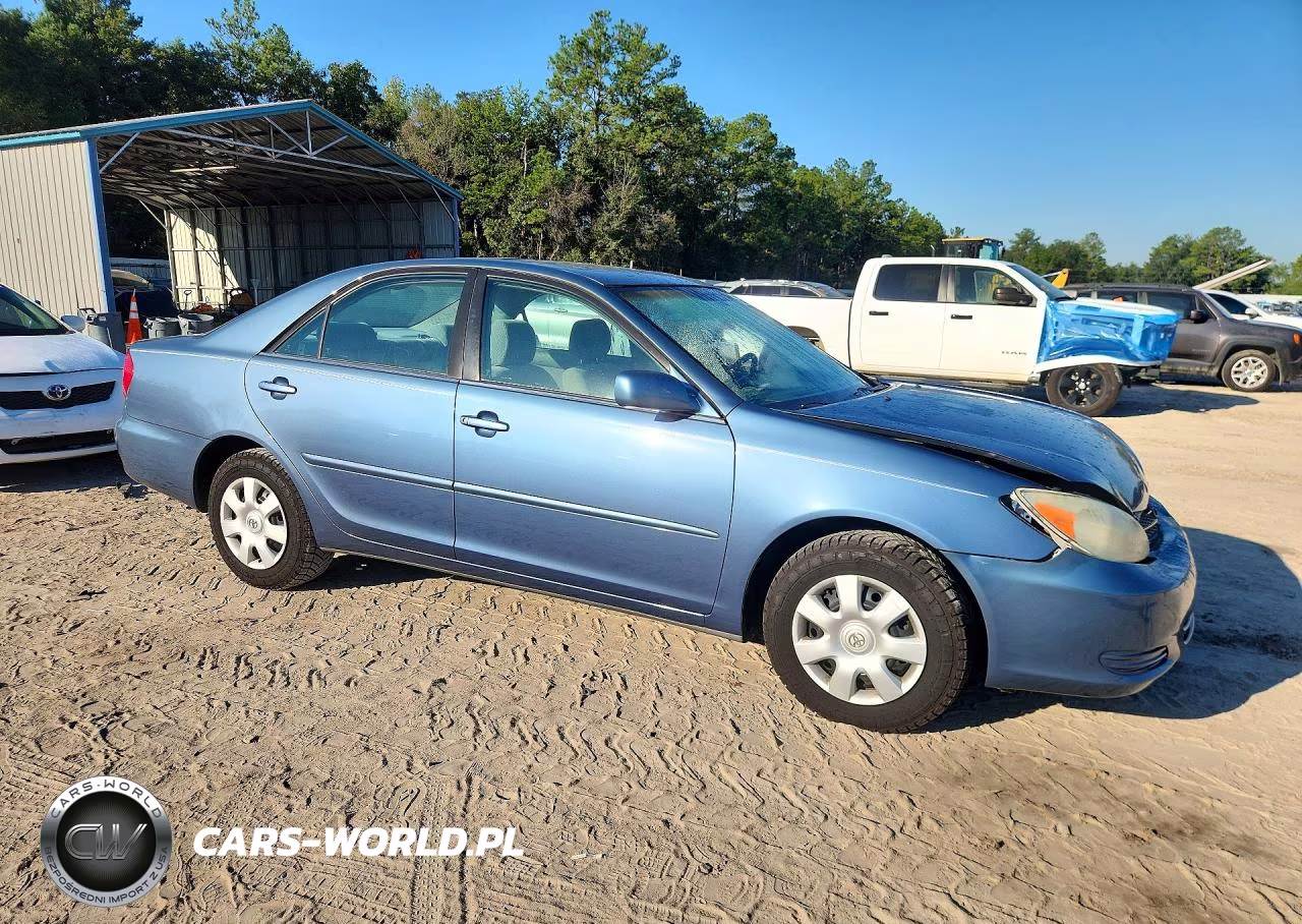 2003 Toyota Camry Le VIN:4T1BE32K13U708812 - 4