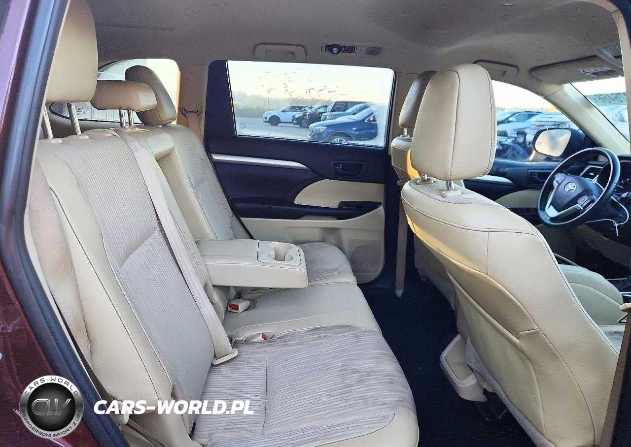 2019 Toyota Highlander Le Plus VIN:5TDZZRFH6KS332782 - 11