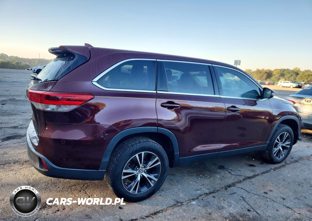 2019 Toyota Highlander Le Plus VIN:5TDZZRFH6KS332782 - 3