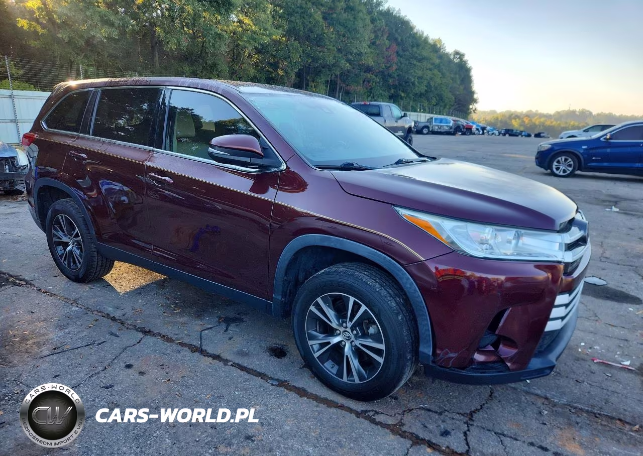 2019 Toyota Highlander Le Plus VIN:5TDZZRFH6KS332782 - 4