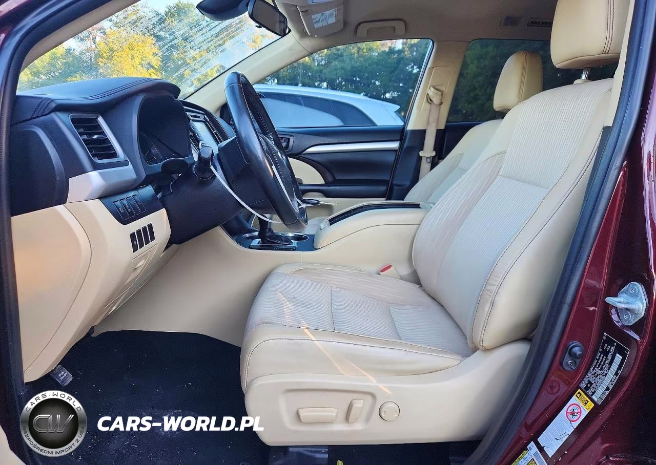 2019 Toyota Highlander Le Plus VIN:5TDZZRFH6KS332782 - 7