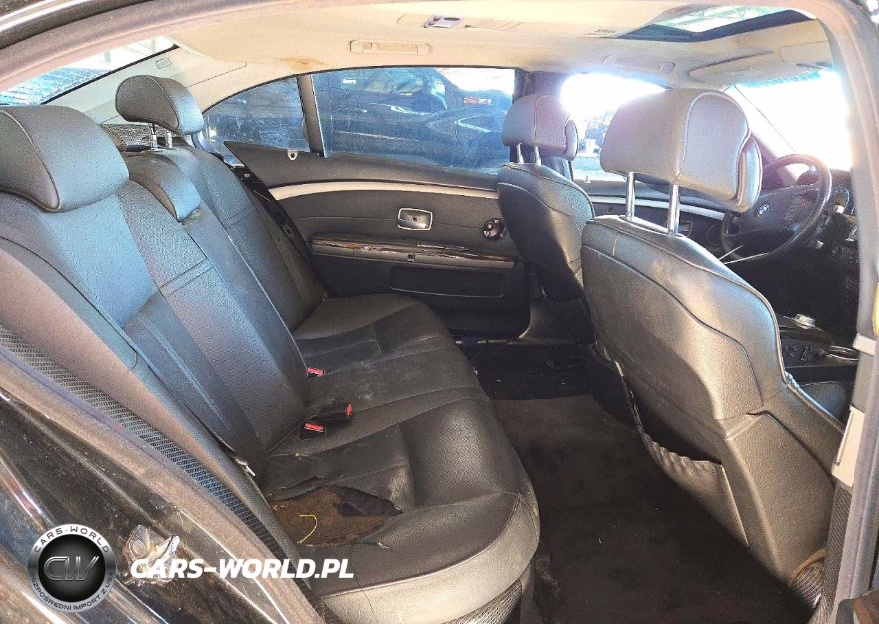 2007 BMW 750 VIN:WBAHN835X7DT73279 - 10