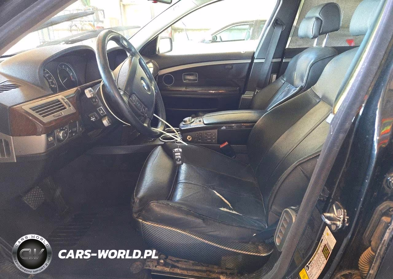 2007 BMW 750 VIN:WBAHN835X7DT73279 - 7