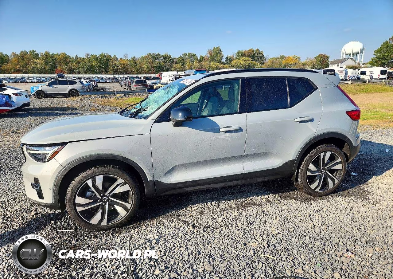 2025 Volvo Xc40 Ultra VIN:YV4L12UM8S2482515 - 1