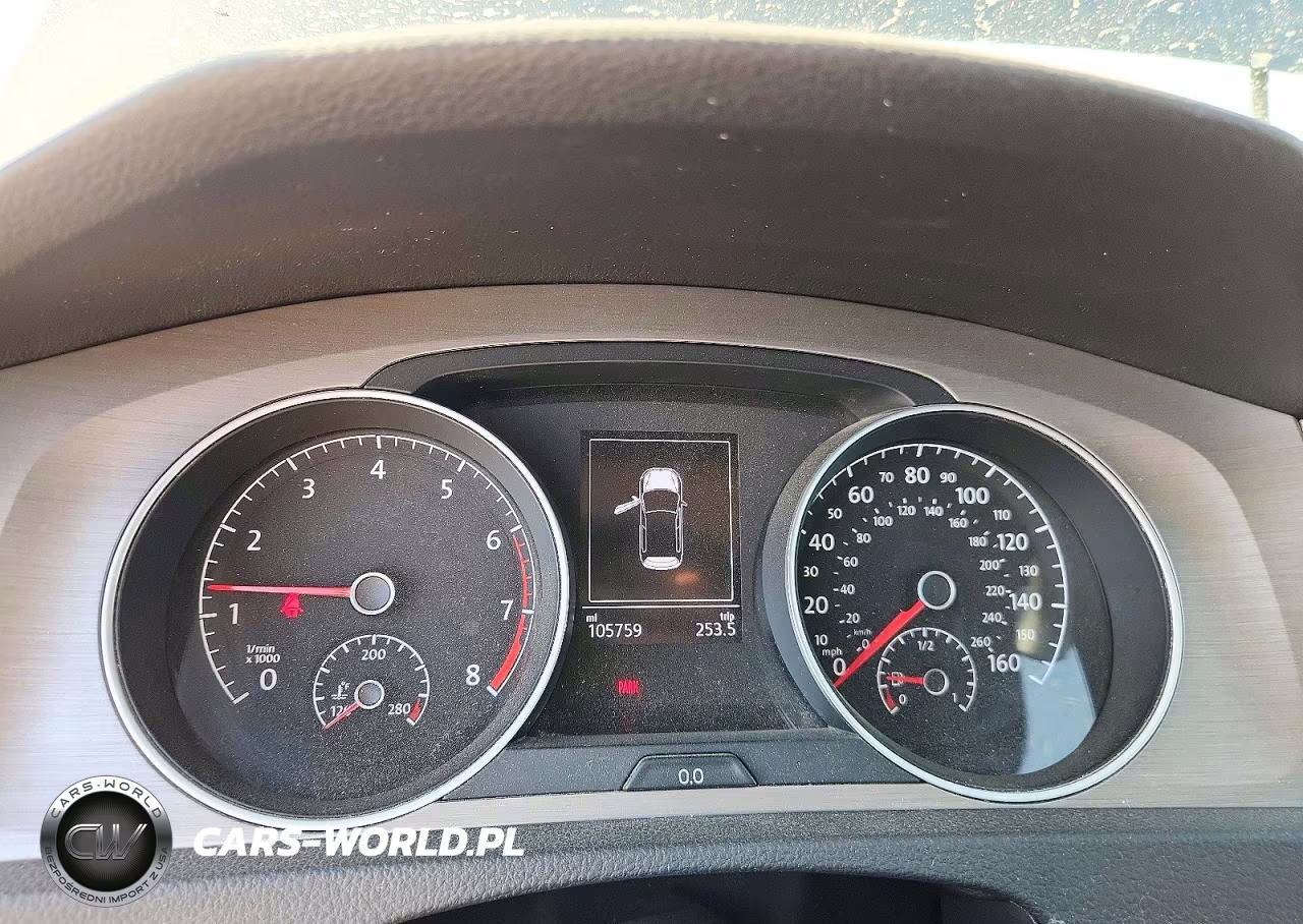 2017 Volkswagen Golf S VIN:3VW117AU1HM063593 - 9