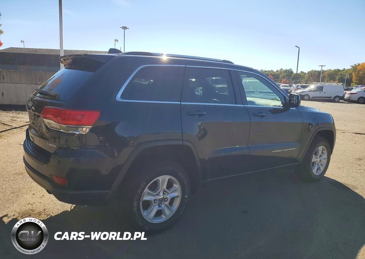 2015 Jeep Grand Cherokee Laredo VIN:1C4RJFAG8FC731513 - 3