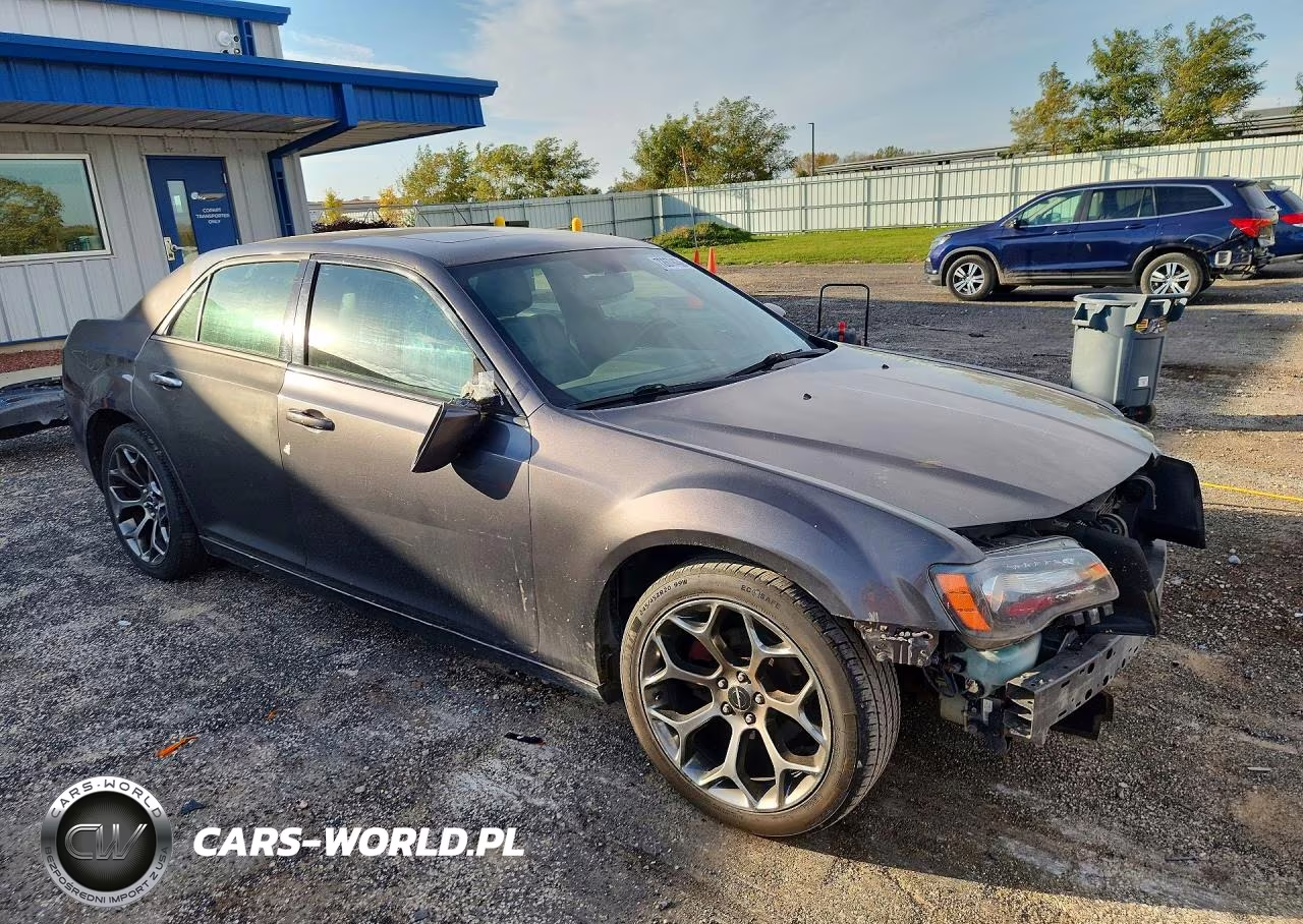 2014 Chrysler 300 S VIN:2C3CCABG6EH327904 - 4