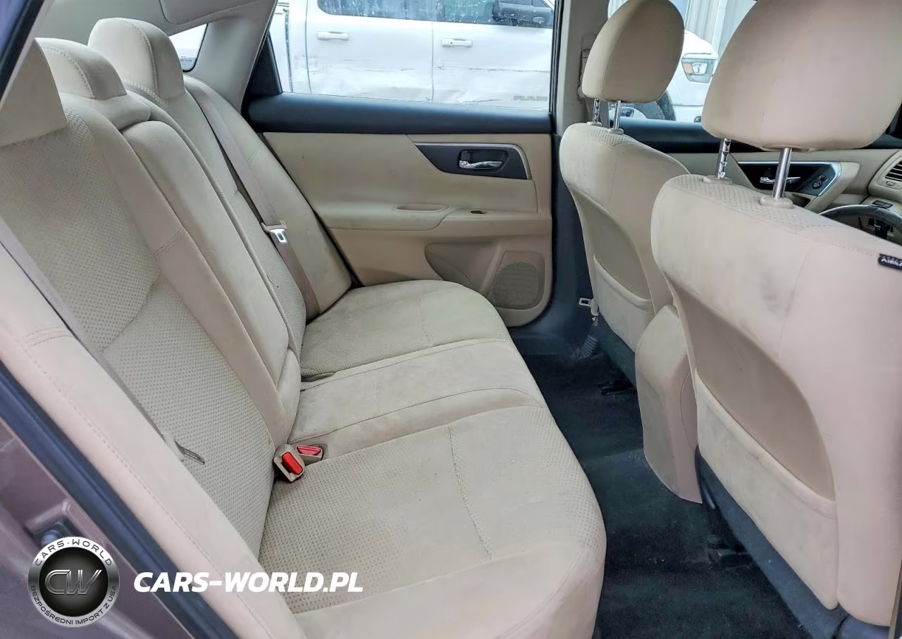 2015 Nissan Altima VIN:1N4AL3AP3FC112992 - 10
