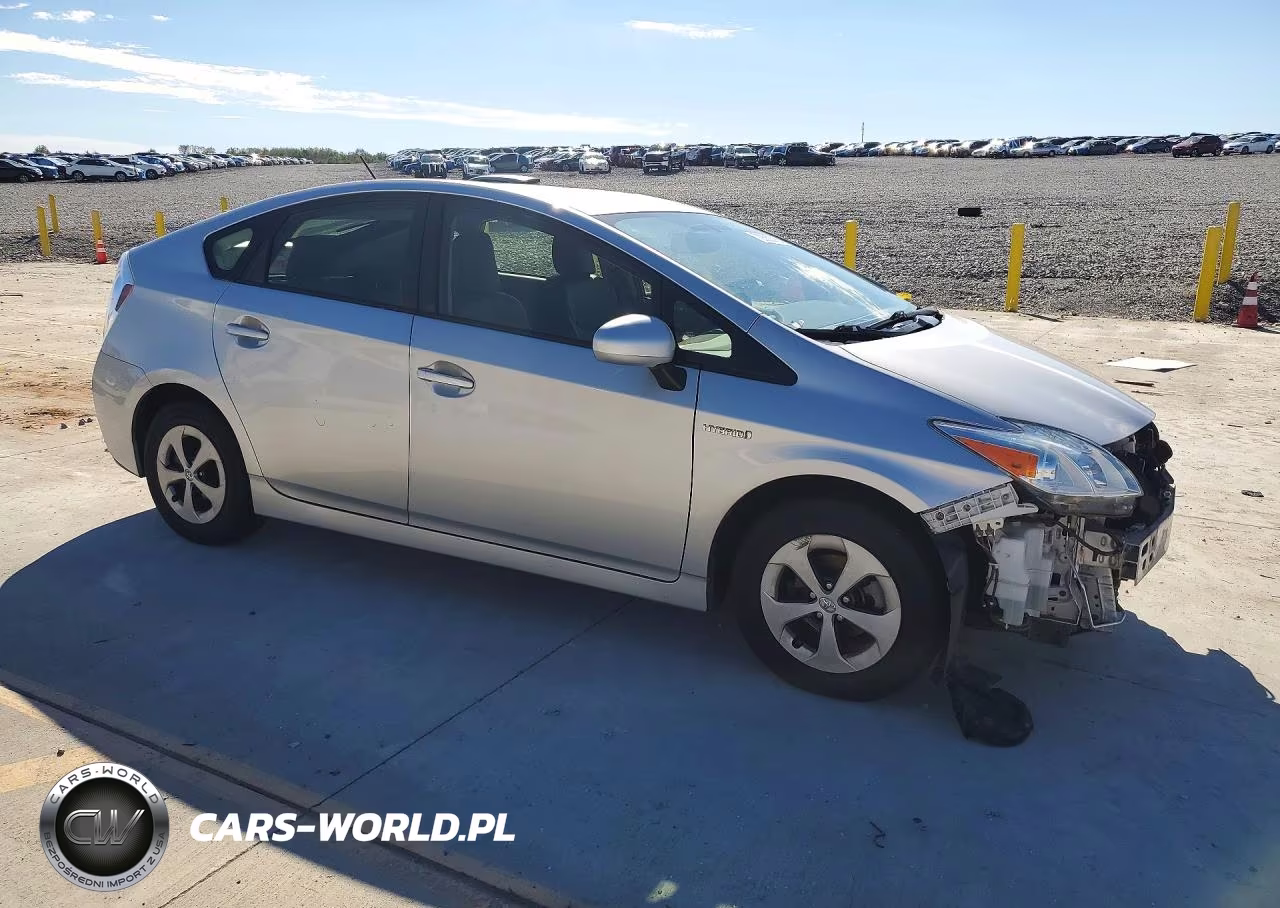 2015 Toyota Prius Four VIN:JTDKN3DU9F0411463 - 4