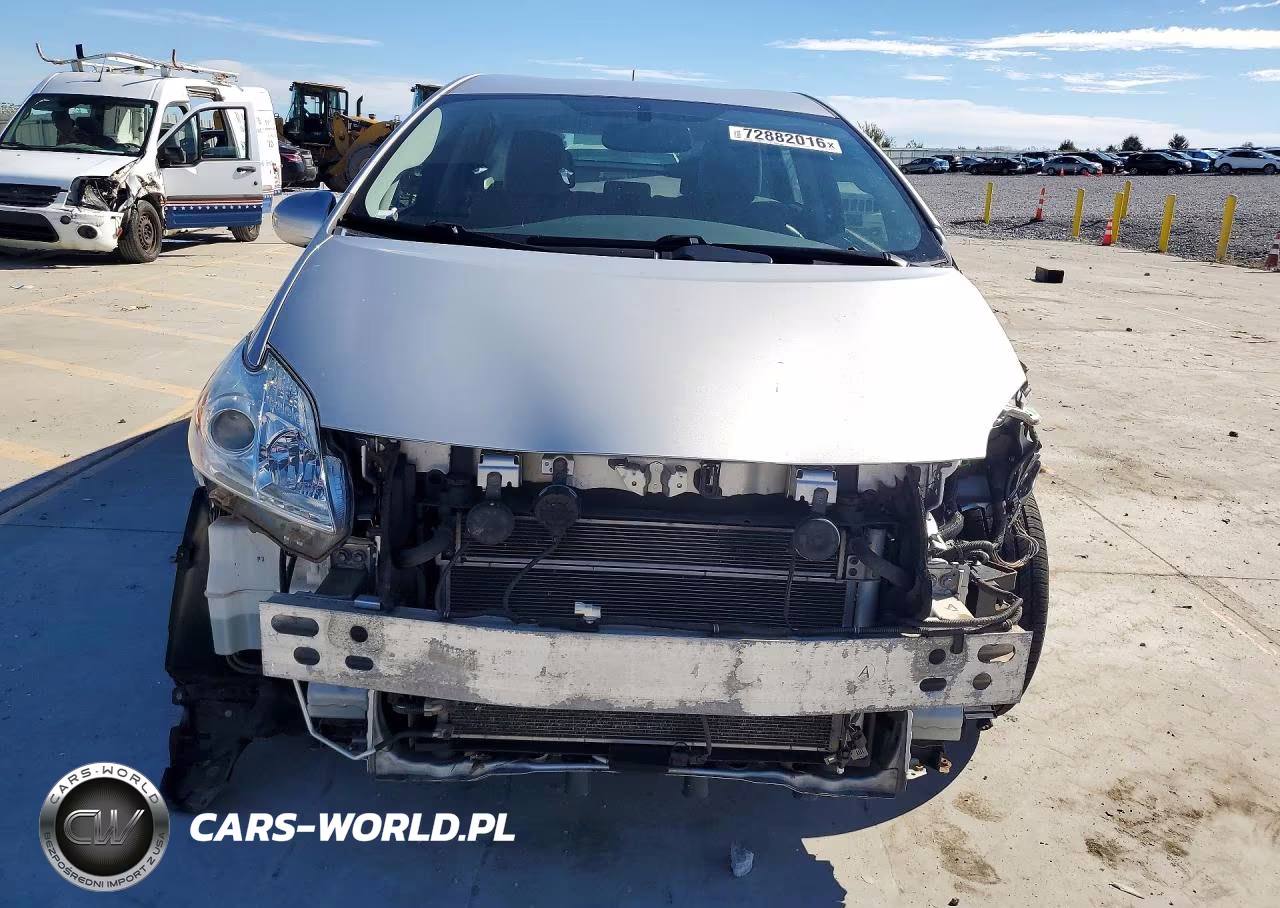 2015 Toyota Prius Four VIN:JTDKN3DU9F0411463 - 5