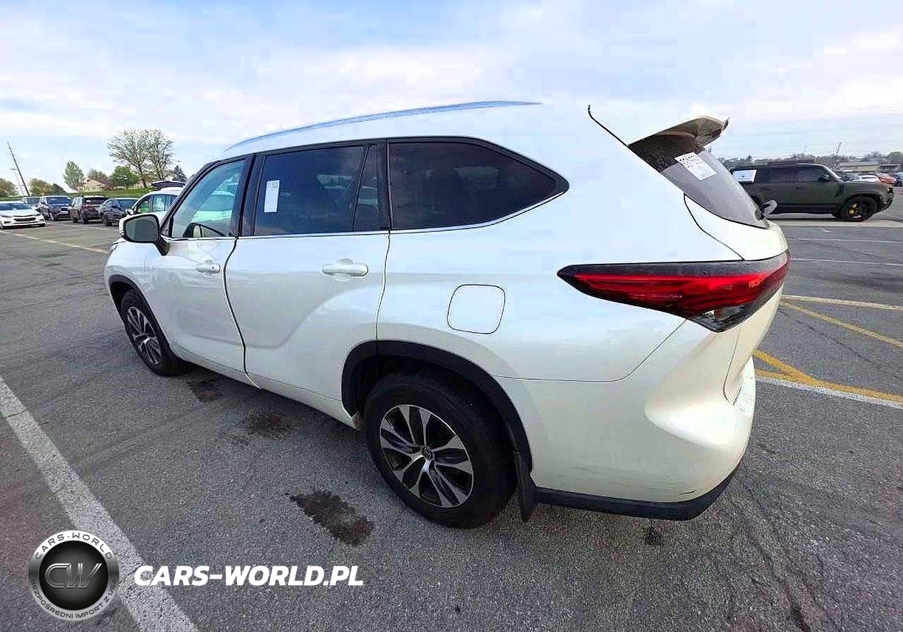 2021 Toyota Highlander Xle VIN:5TDHZRBHXMS078269 - 3
