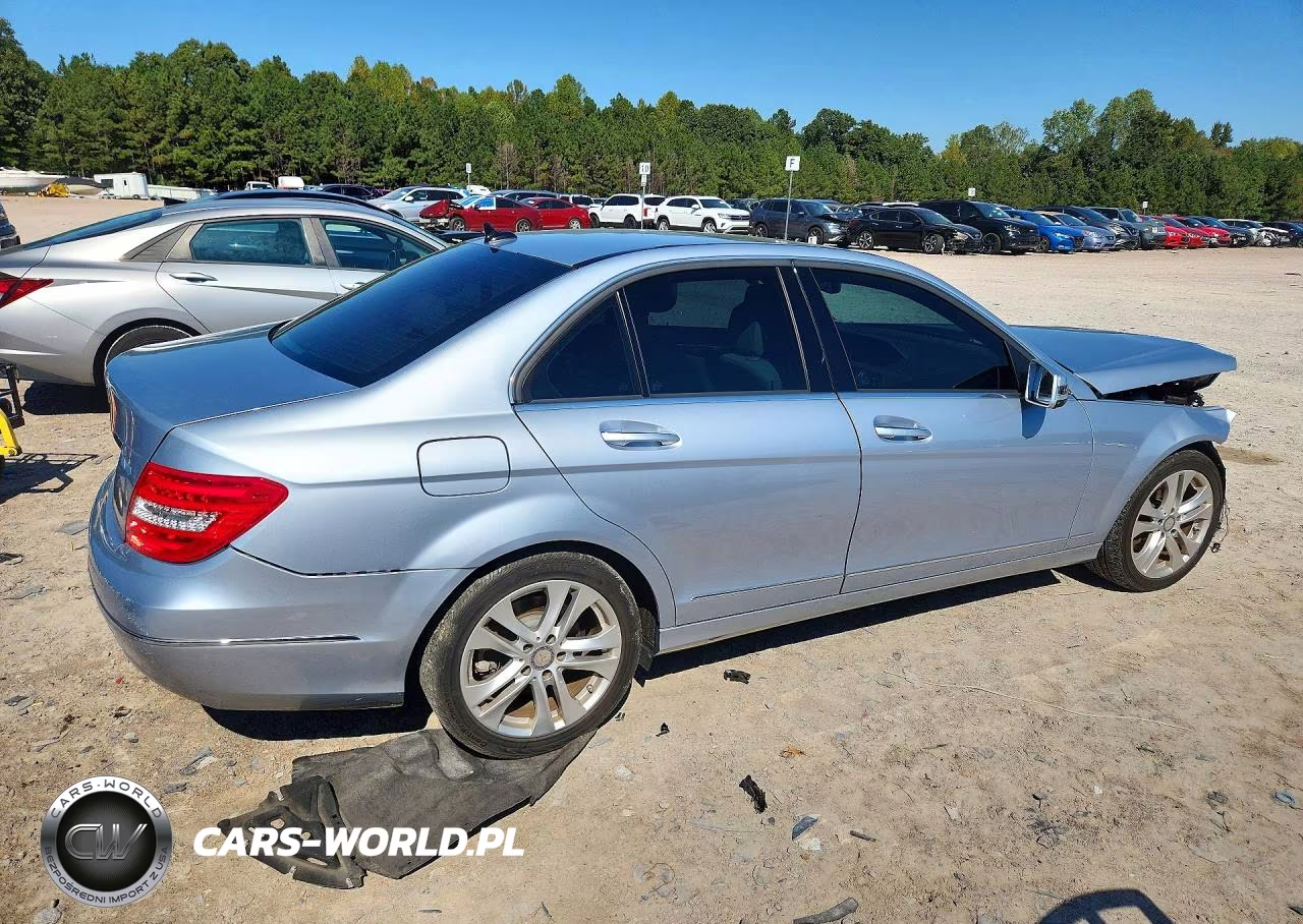 2013 Mercedes-Benz C 250 VIN:WDDGF4HB5DR282749 - 3