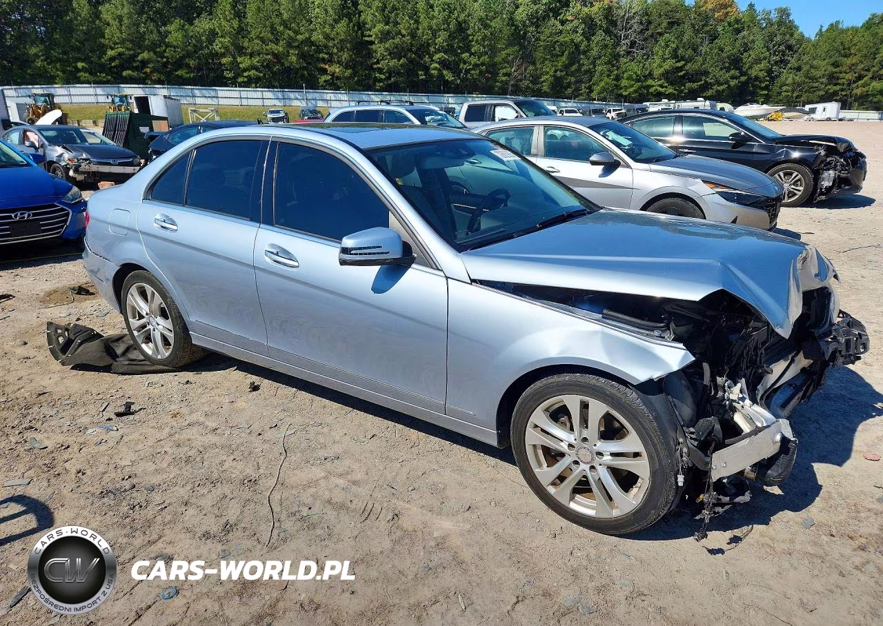 2013 Mercedes-Benz C 250 VIN:WDDGF4HB5DR282749 - 4