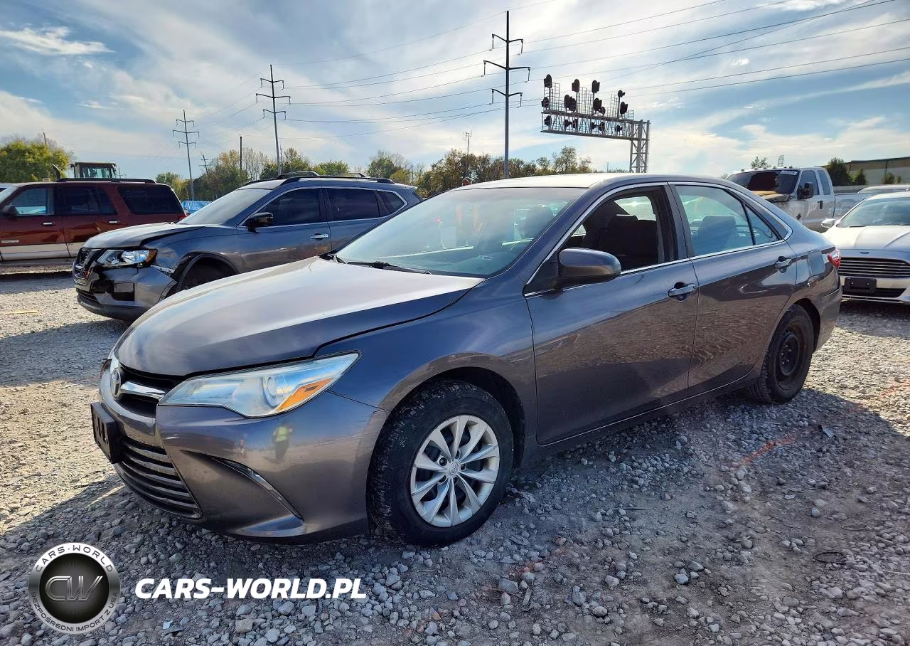 2016 Toyota Camry Le – zdjęcie 1 z 12