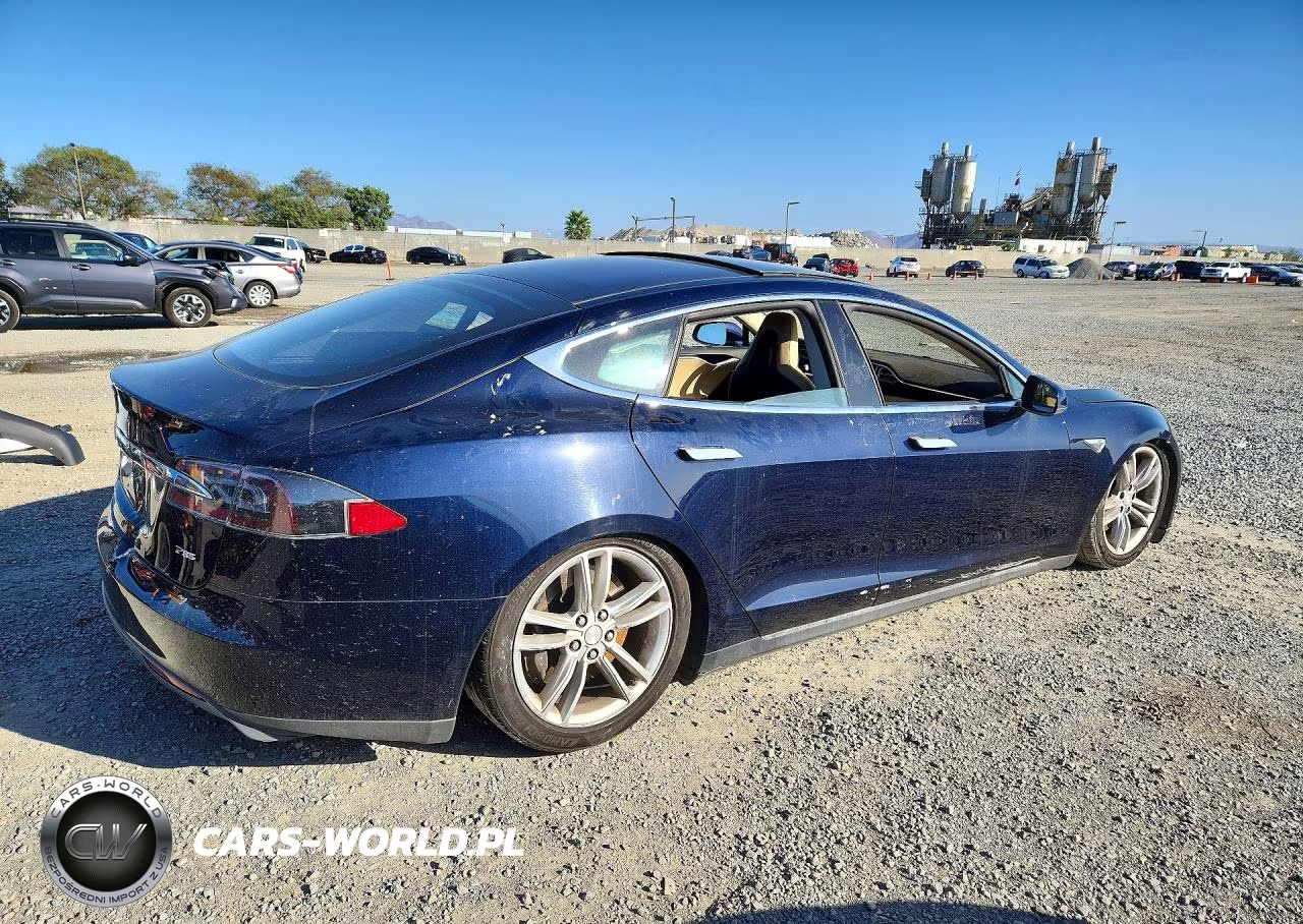 2013 Tesla Model S VIN:5YJSA1CP4DFP25743 - 3