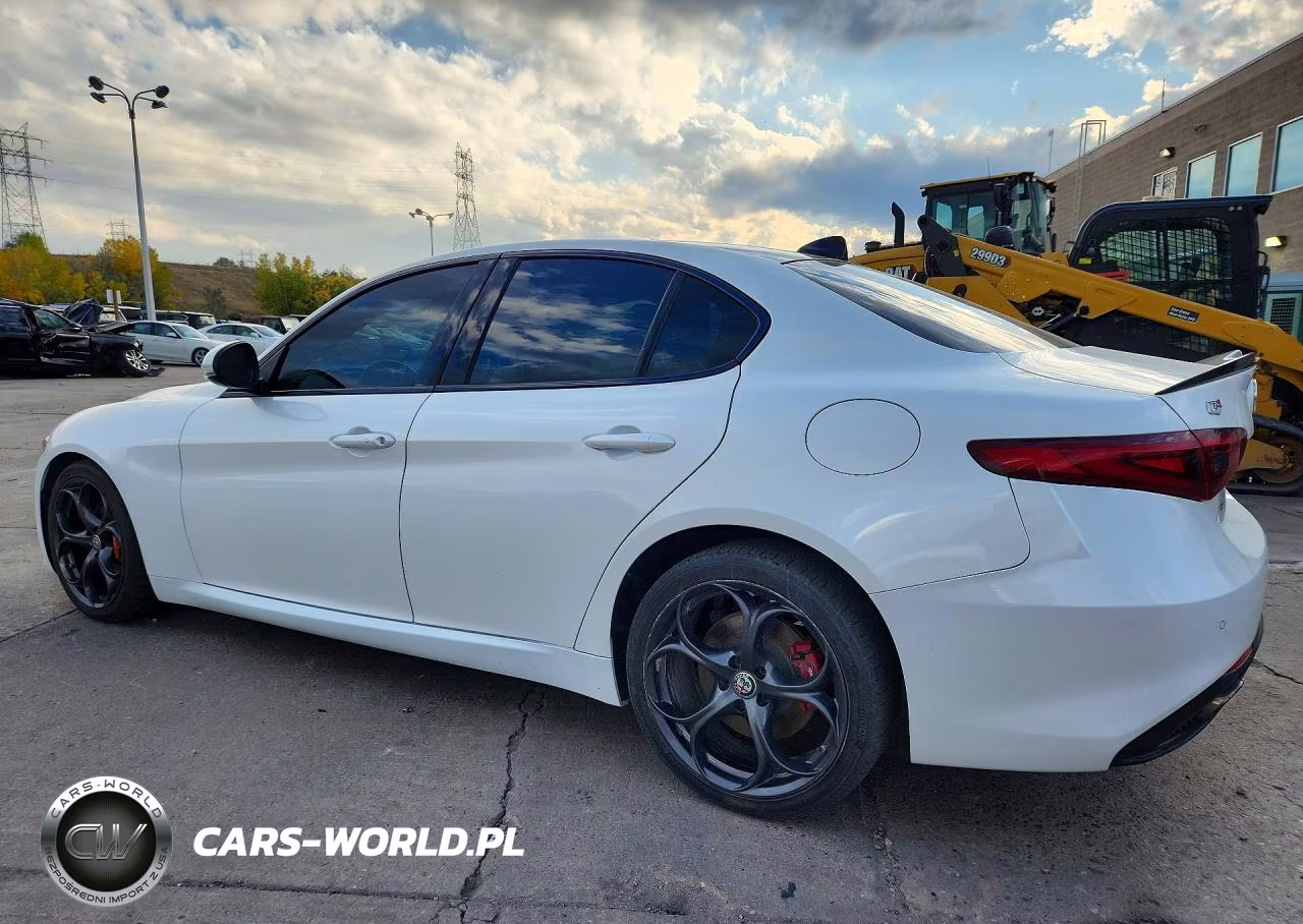 2018 Alfa Romeo Giulia Ti Q4 VIN:ZARFAEEN1J7592760 - 2